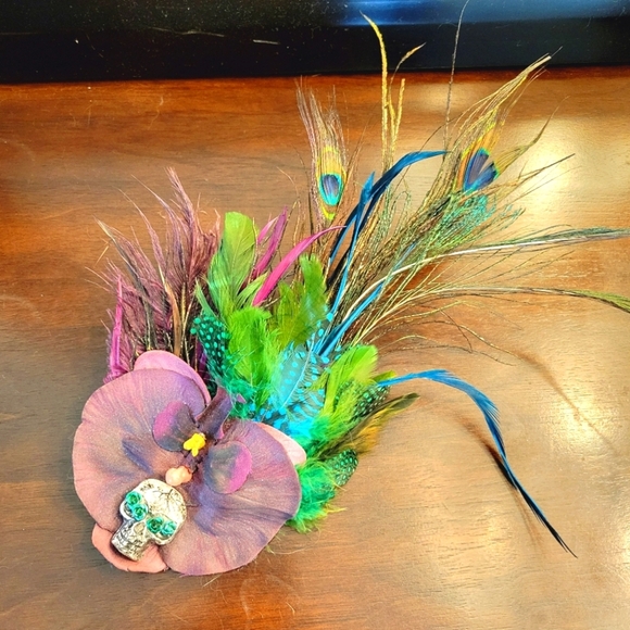 Mardi Gras Peacock Fascinator - Picture 1 of 4